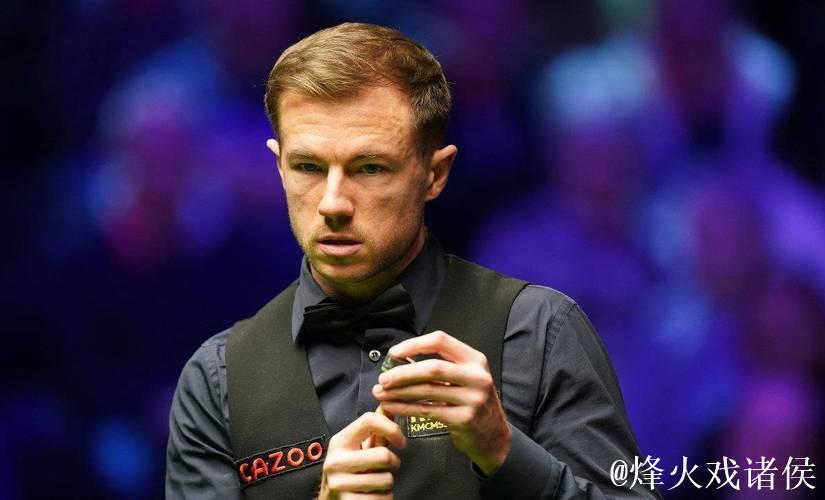 利索夫斯基秀绝妙弧线球,酷炫十足! 利索夫斯基秀绝妙弧线球,酷炫十足!